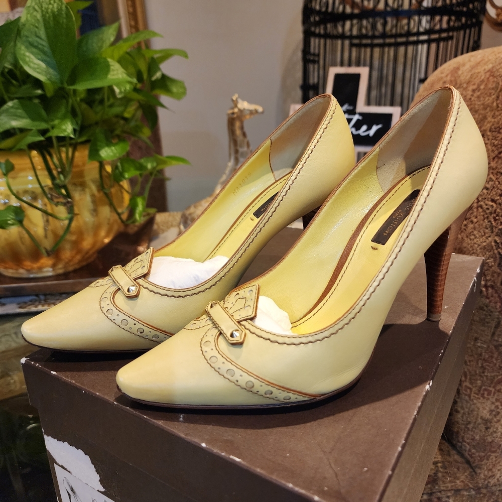 Louis Vuitton pumps